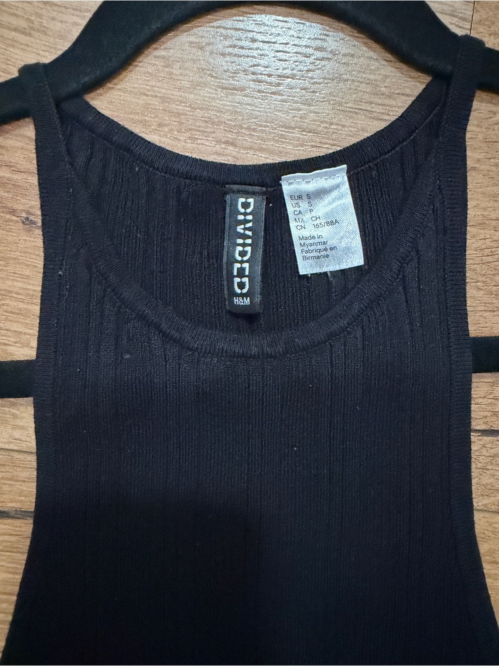 H&M Black Ribbed Halter-Style Tank - Picture 2 of 2